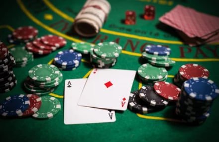 Bangladesh users reading 12 apk casino content during short mobile sessions